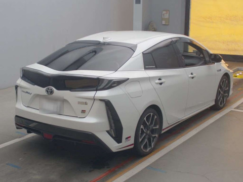 2018 Toyota Prius PHV ZVW52[1]