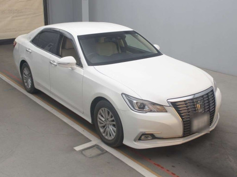 2017 Toyota Crown GRS210[2]