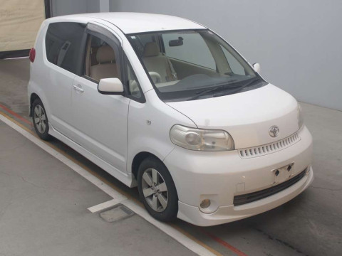 2004 Toyota Porte NNP11[2]