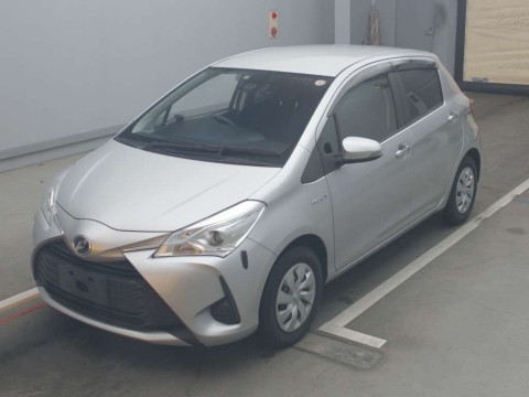 2017 Toyota Vitz NHP130[0]