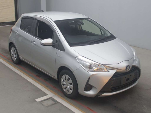 2017 Toyota Vitz NHP130[2]