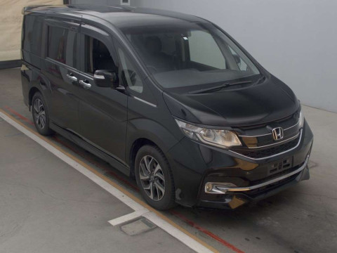 2016 Honda Step WGN Spada RP3[2]