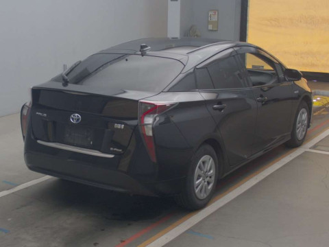 2016 Toyota Prius ZVW55[1]