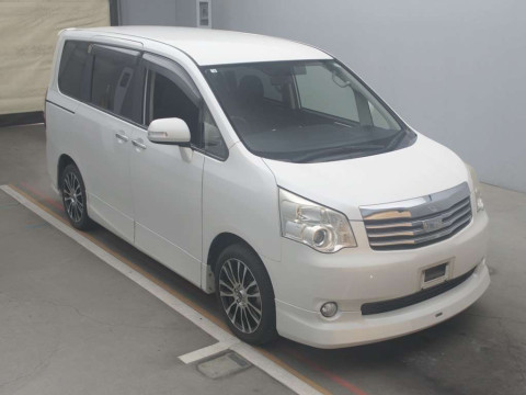 2012 Toyota Noah ZRR70G[2]