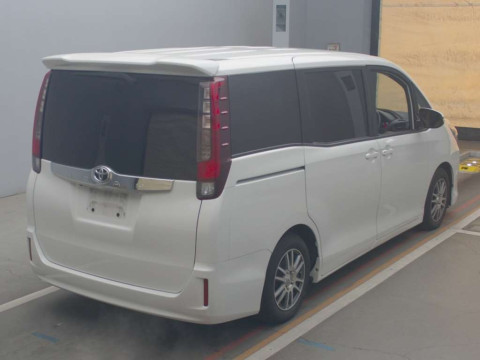 2015 Toyota Noah ZRR80G[1]