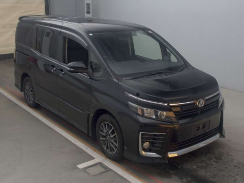 2014 Toyota Voxy ZRR80W[2]