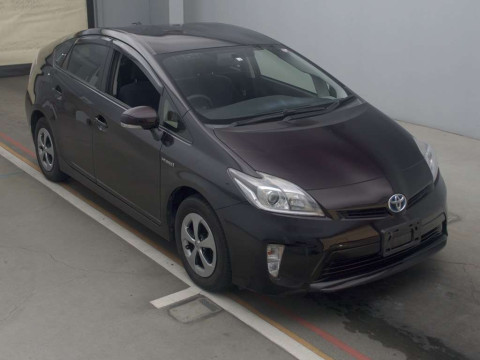 2012 Toyota Prius ZVW30[2]