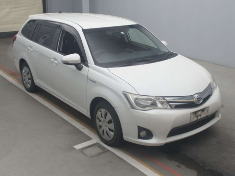 2014 Toyota Corolla Fielder NKE165G[2]