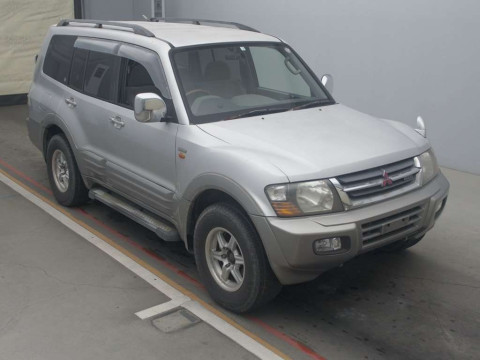 2000 Mitsubishi Pajero V75W[2]