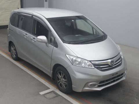 2012 Honda Freed GB3[2]