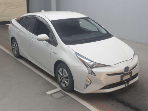 2018 Toyota Prius ZVW51[2]