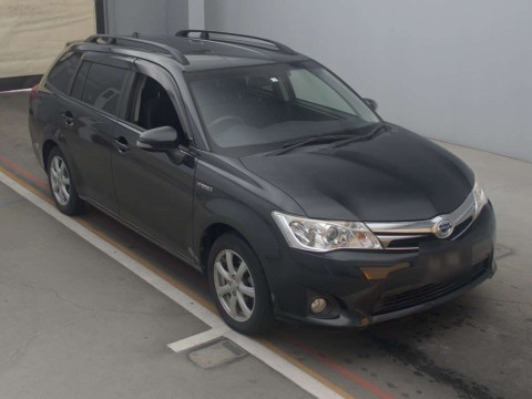 2014 Toyota Corolla Fielder NKE165G[2]