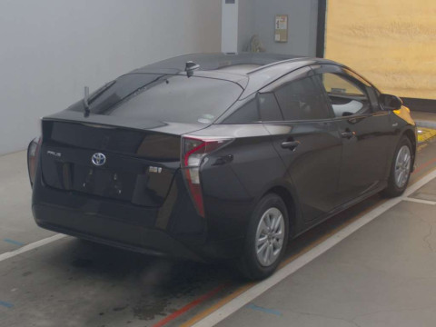 2016 Toyota Prius ZVW50[1]