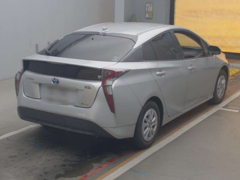 2016 Toyota Prius ZVW55[1]