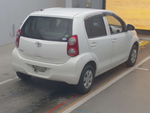 2012 Toyota Passo KGC30[1]