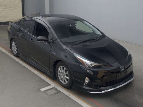 2018 Toyota Prius ZVW50[2]