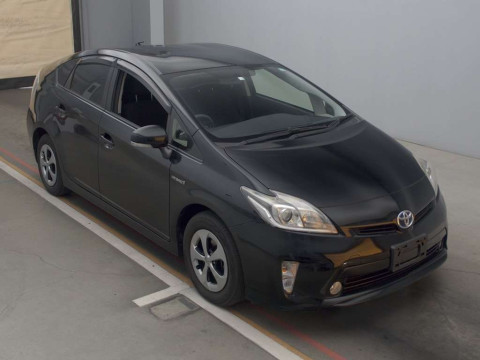 2014 Toyota Prius ZVW30[2]