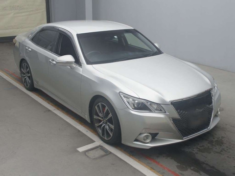 2014 Toyota Crown GRS210[2]