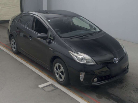 2015 Toyota Prius ZVW30[2]