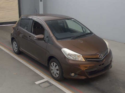 2012 Toyota Vitz NSP130[2]