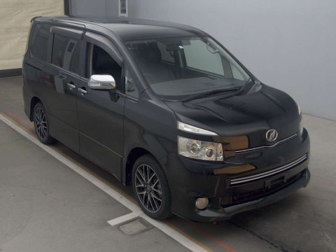 2009 Toyota Voxy ZRR70W[2]