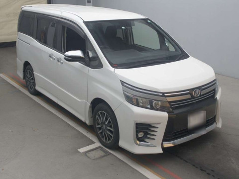 2017 Toyota Voxy ZRR80W[2]