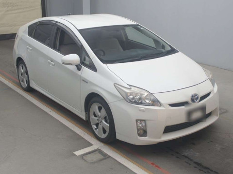 2010 Toyota Prius ZVW30[2]