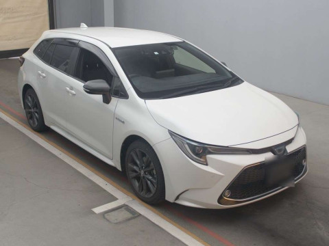 2020 Toyota Corolla Touring Wagon ZWE211W[2]