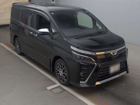 2019 Toyota Voxy ZRR80W[2]