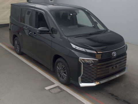 2022 Toyota Voxy ZWR90W[2]