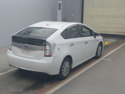 2013 Toyota Prius PHV ZVW35[1]