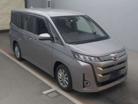 2022 Toyota Noah MZRA90W[2]