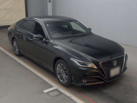 2021 Toyota Crown Hybrid AZSH20[2]