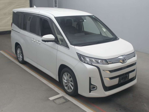 2022 Toyota Noah MZRA90W[2]