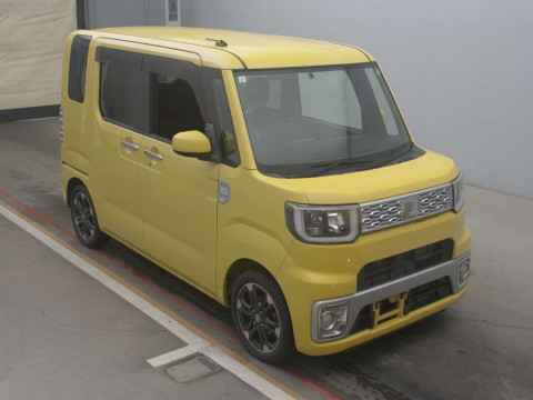 2015 Daihatsu Wake LA710S[2]