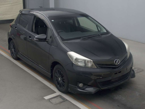 2013 Toyota Vitz NSP130[2]