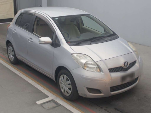 2009 Toyota Vitz SCP90[2]