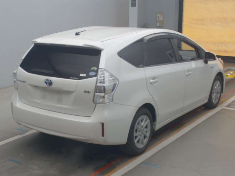 2013 Toyota Prius alpha ZVW41W[1]