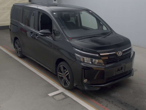 2016 Toyota Voxy ZRR80G[2]