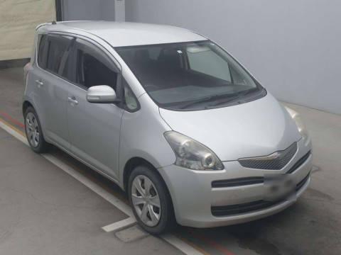 2010 Toyota Ractis NCP100[2]