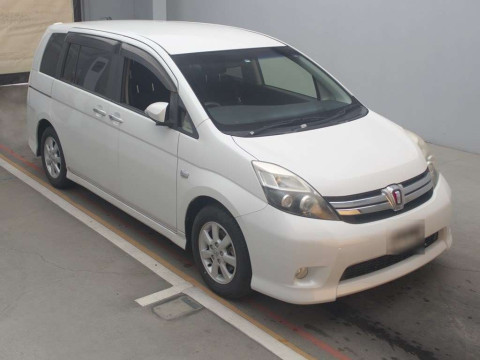 2013 Toyota Isis ZGM10W[2]