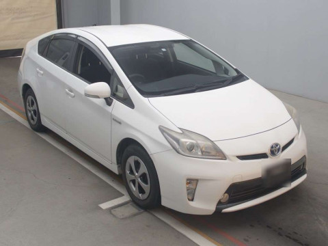 2012 Toyota Prius ZVW30[2]