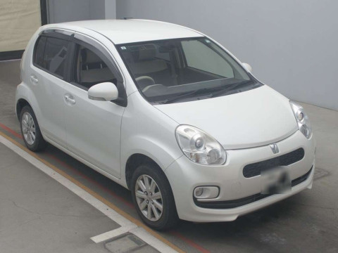 2015 Toyota Passo KGC30[2]