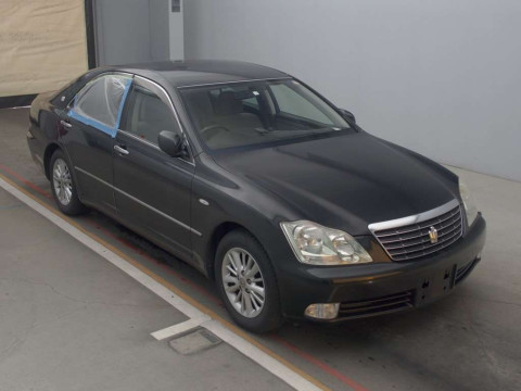 2004 Toyota Crown GRS180[2]