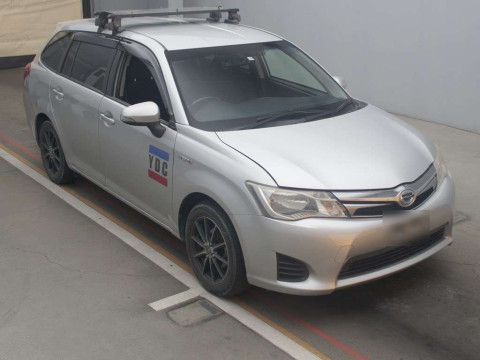 2013 Toyota Corolla Fielder NKE165G[2]