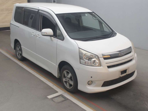 2008 Toyota Noah ZRR75W[2]