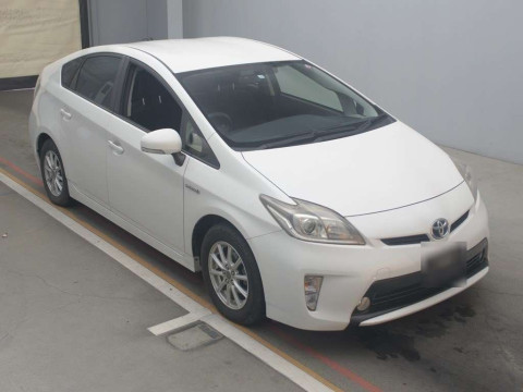 2013 Toyota Prius ZVW30[2]