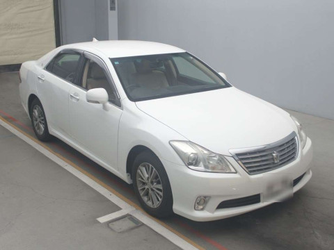 2010 Toyota Crown GRS200[2]