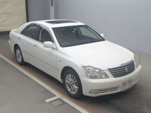 2005 Toyota Crown GRS180[2]