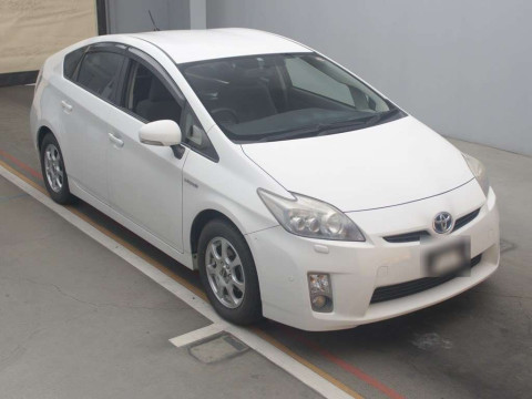 2010 Toyota Prius ZVW30[2]